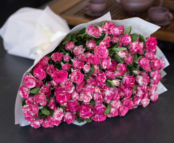 Букет кустовых роз Франция